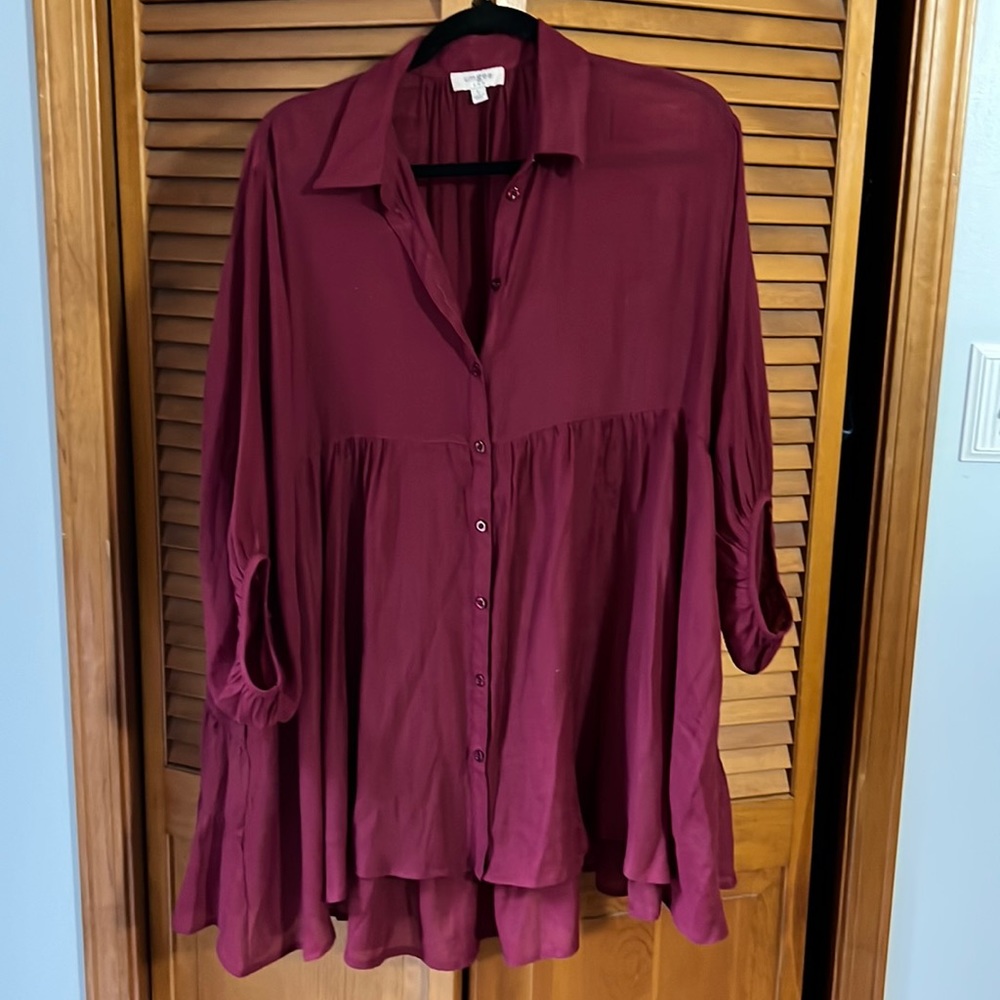 Umgee burgundy Foley top.